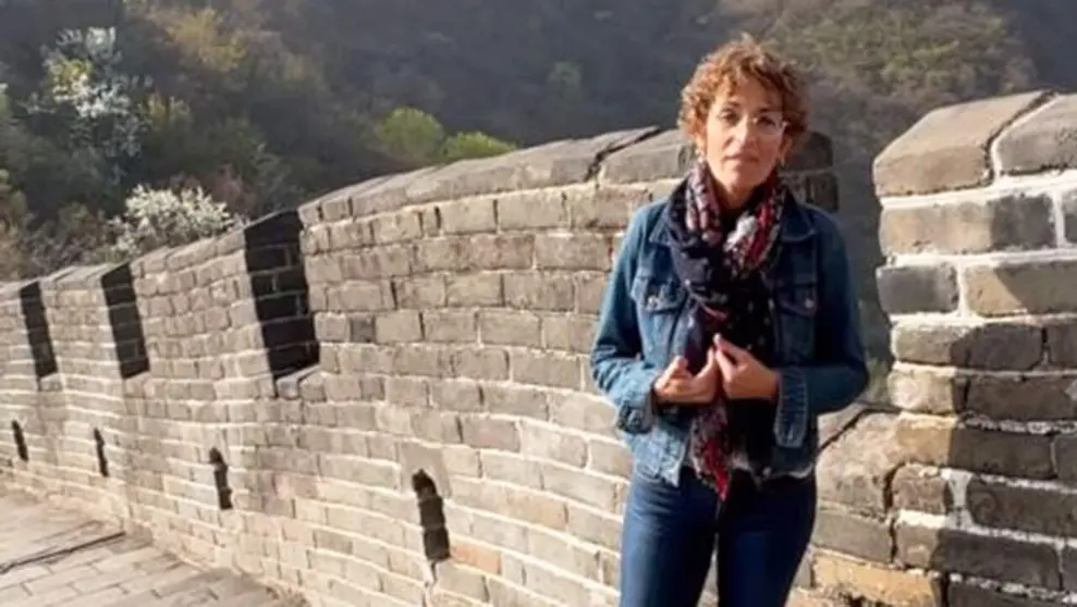 Mar&iacute;a Chivite en la muralla China. Imagen capturada de su v&iacute;deo en Instagram.