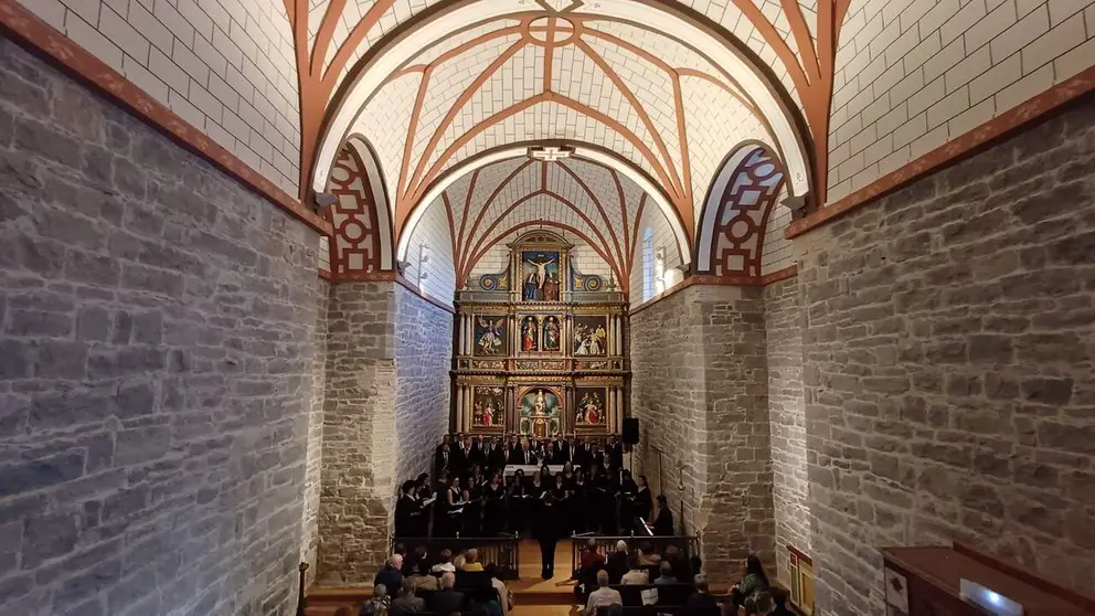 Gala en la iglesia del pueblo viejo de Anso&aacute;in. AGAO