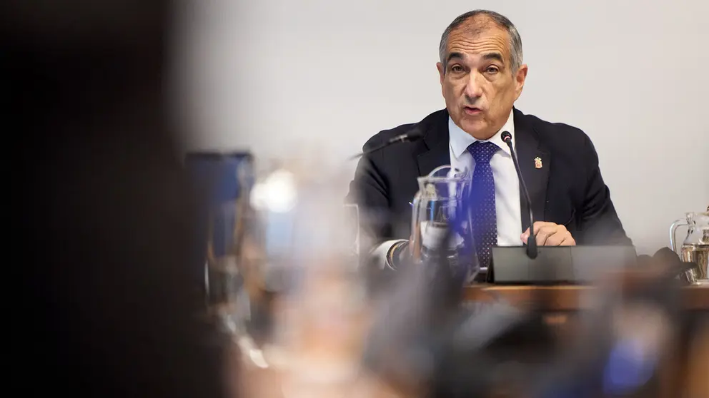 El consejero de Cohesi&oacute;n Territorial, &Oacute;scar Chivite, comparece en comisi&oacute;n parlamentaria para explicar la situaci&oacute;n actual de las obras del t&uacute;nel de Belate y la necesidad de realizar un segundo modificado. NAVARRA.COM