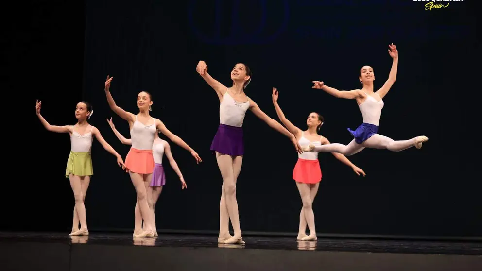 Imagen de una de las coreograf&iacute;as de la Escuela de Danza Diana Casas. CEDIDA