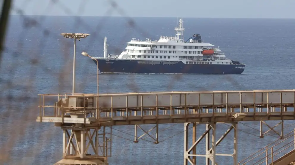 El barco de crucero MV Hondius en el que se ha detectado el brote de hantavirus. ELTON MONTEIRO / CONTACTO / EUROPA PRESS