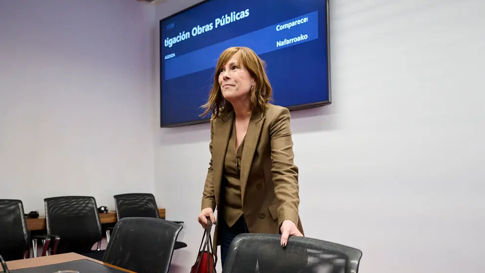 La expresidenta de Navarra Uxue Barkos comparece en la Comisi&oacute;n de Investigaci&oacute;n sobre licitaci&oacute;n y adjudicaci&oacute;n de obras p&uacute;blicas del Gobierno de Navarra. PABLO LASAOSA