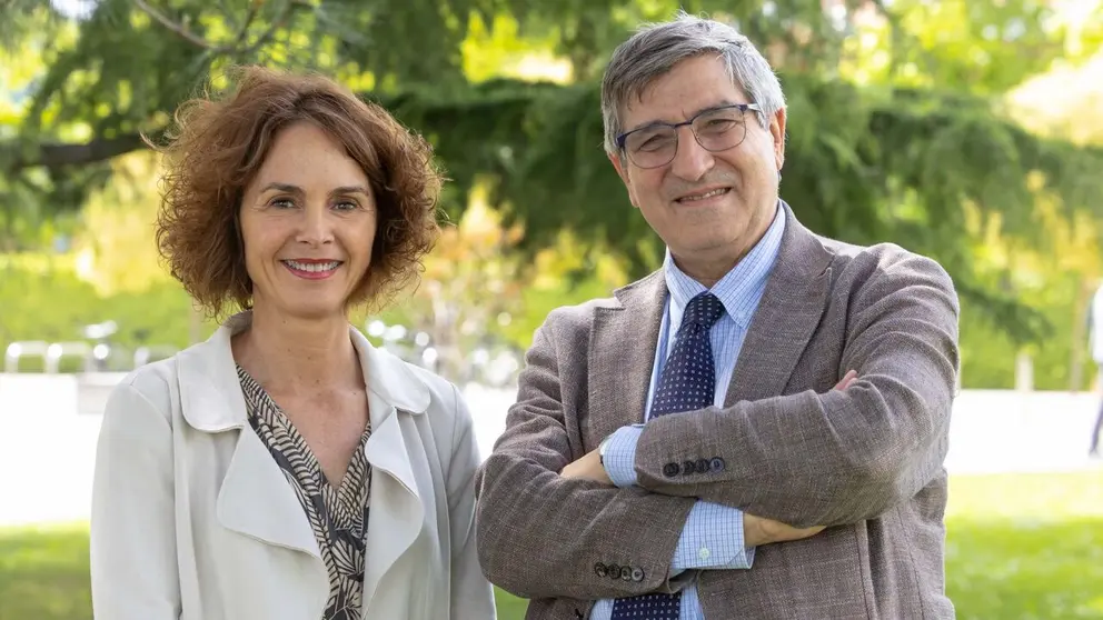 Ana Zugasti Murillo, jefa de la Secci&oacute;n de Nutrici&oacute;n del
Hospital Universitario de Navarra, y Jos&eacute; Manuel Moreno
Villares, director del Departamento de Pediatr&iacute;a en la Cl&iacute;nica Universidad de
Navarra.