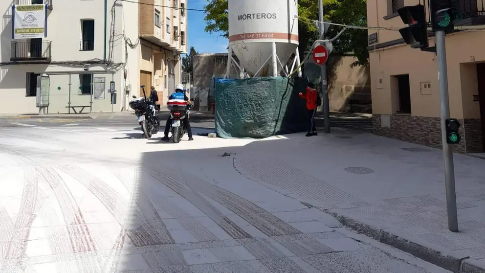 Imagen de la calle cubierta de yeso. POLIC&Iacute;A LOCAL DE TUDELA
