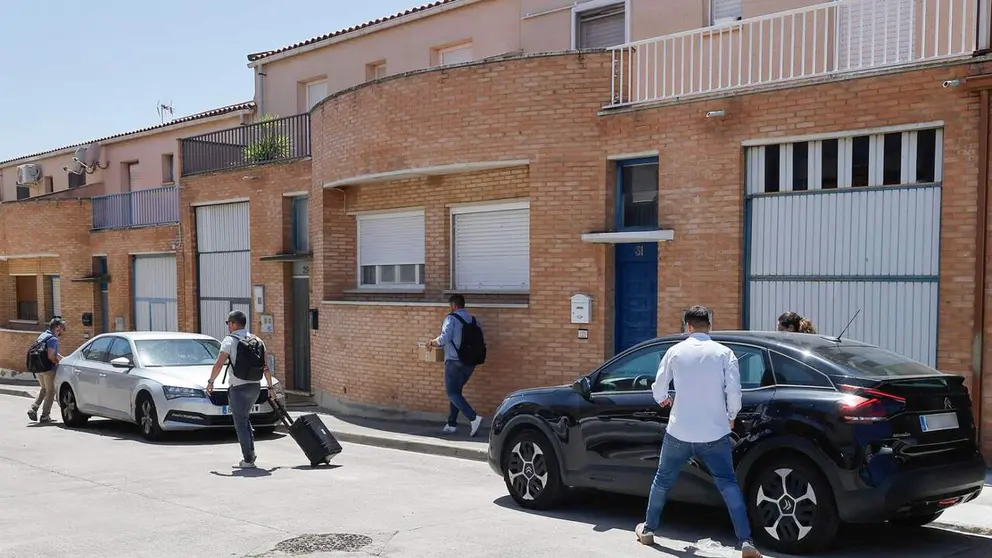 Agentes de la UCO salen del registro de la vivienda de Santos Cerd&aacute;n en Milagro
