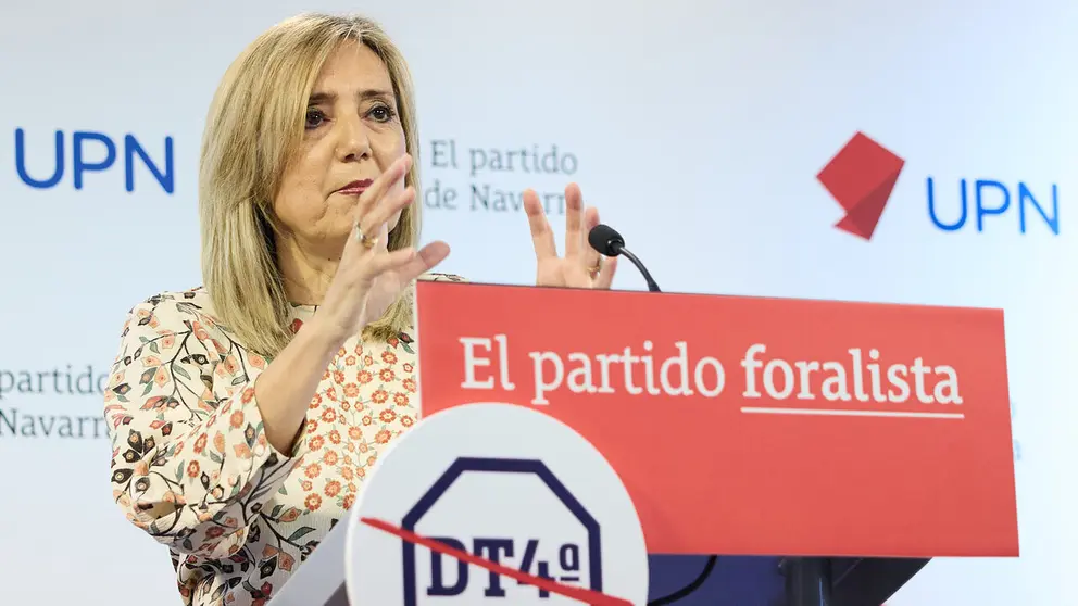 La presidenta de UPN, Cristina Ibarrola, da a conocer una iniciativa contra la indumentaria del equipo de f&uacute;tbol Athletic Club de Bilbao. I&Ntilde;IGO ALZUGARAY