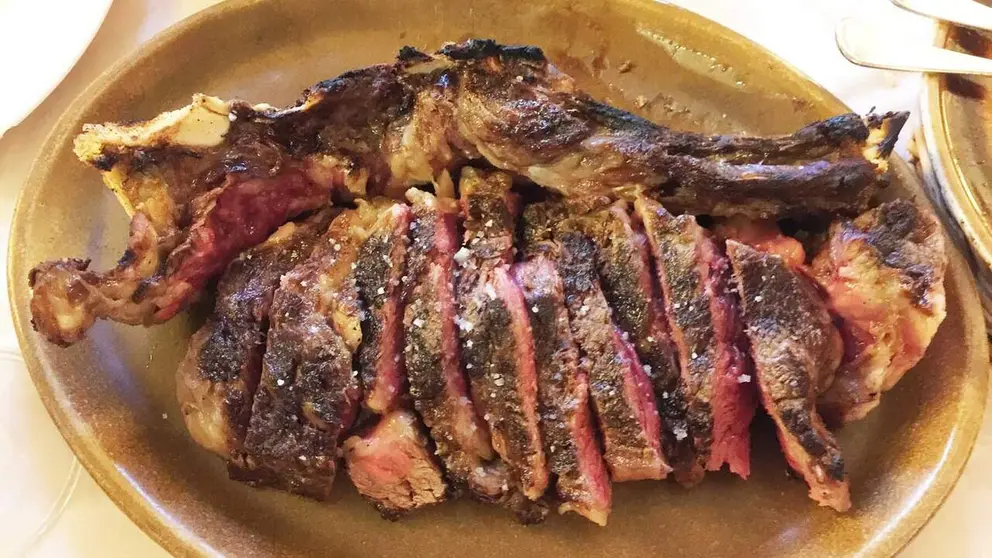 El famoso chulet&oacute;n a la brasa del asador El Martintxo. Navarra.com