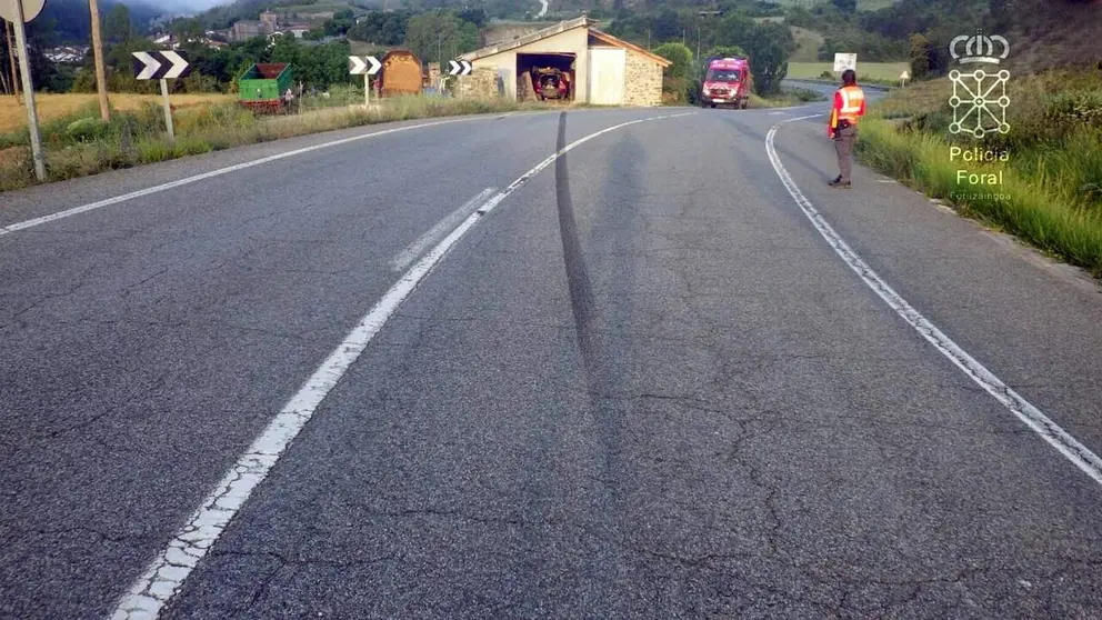 Muere un conductor de 38 a&ntilde;os en Burgui tras salirse de la v&iacute;a y chocar frontalmente contra un edificio en la carretera NA-137. POLIC&Iacute;A FORAL