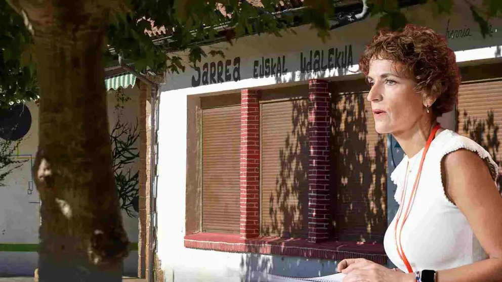 Fotomontaje de Mar&iacute;a Chivite sobre el campamento clausurado de Bernedo, donde se produjeron los abusos.
