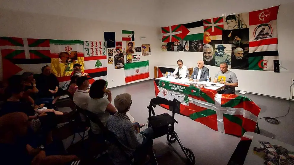 Imagen de la charla organizada en Pamplona por el colectivo Iranekin Bat.