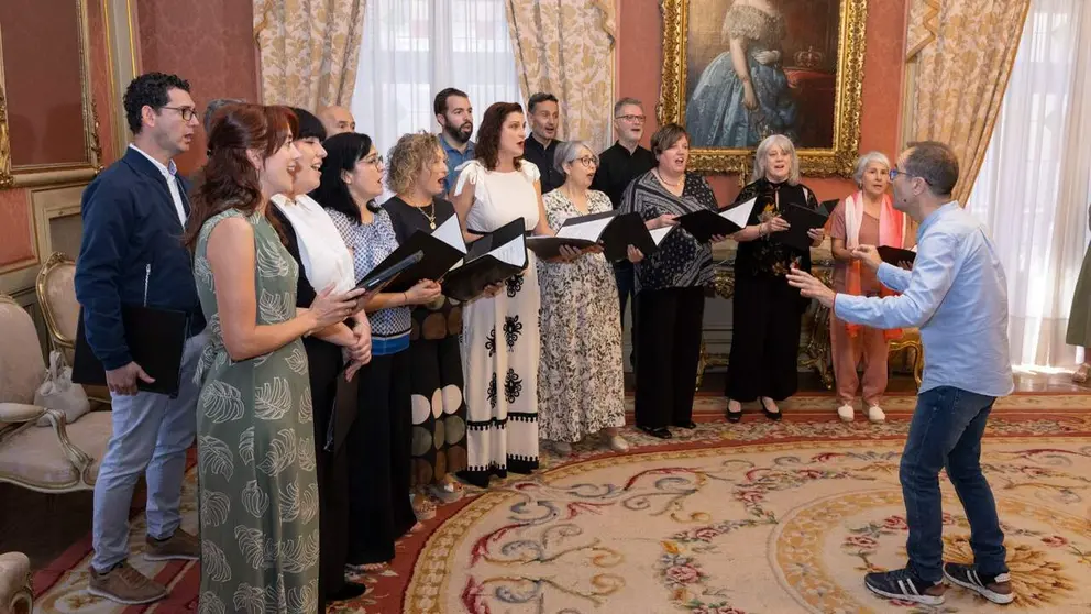 Recepci&oacute;n a la Coral de C&aacute;mara en el Ayuntamiento de Pamplona. CEDIDA