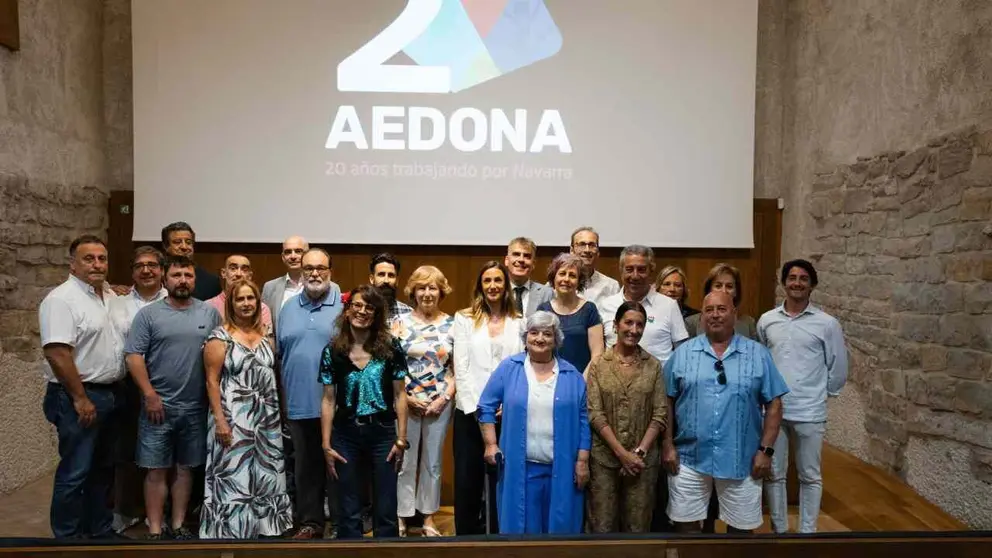 Representantes de los clubes de AEDONA en la presentaci&oacute;n del estudio de impacto. AEDONA