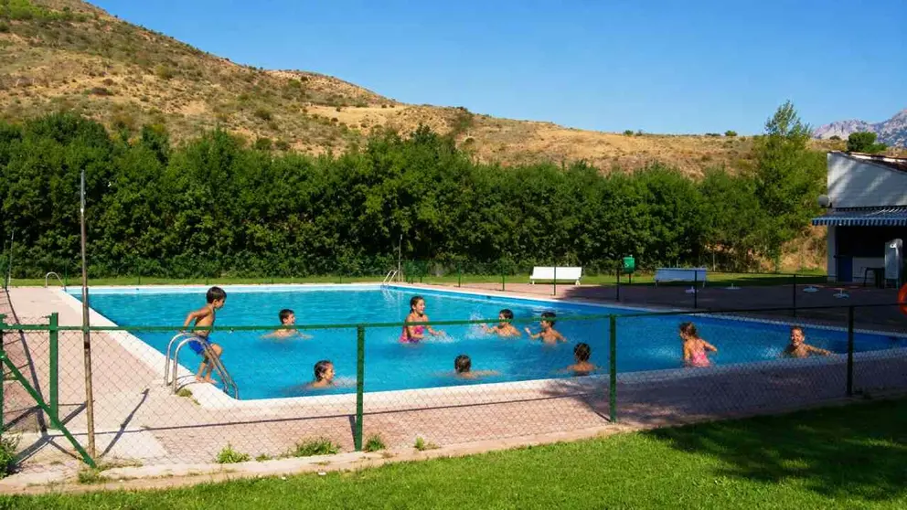 Piscina mancomunada de  Espronceda, Azuelo y Torralba del R&iacute;o.