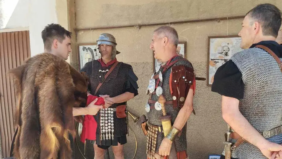 Soldados romanos en Mendigorria durante el Festival Romano de Andelo de 2025. CEDIDA