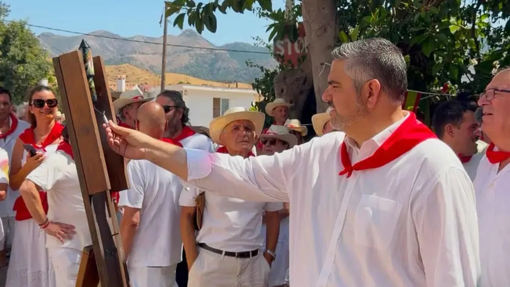 Lanzamiento del Chupinazo de San Ferm&iacute;n en la localidad de Mijas. Facebook.