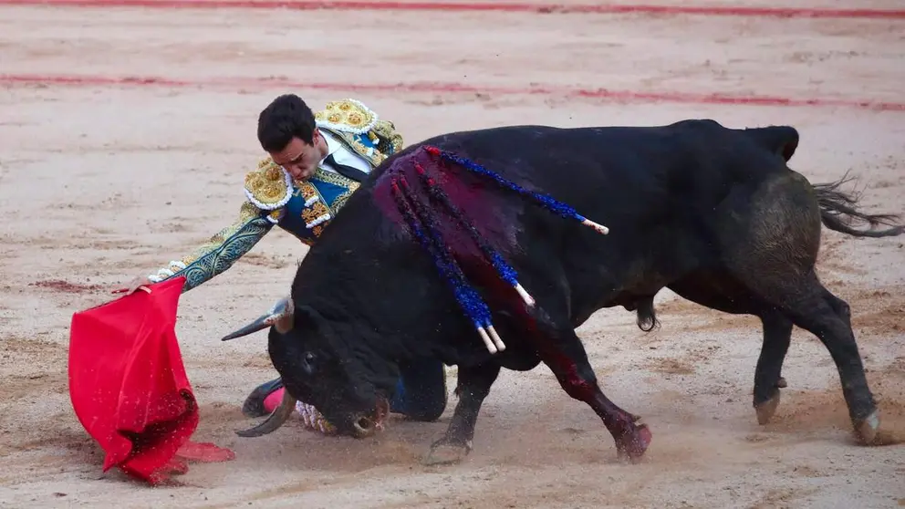 Primer toro de Jandilla para Tom&aacute;s Rufo. I&Ntilde;IGO ALZUGARAY