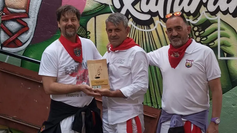 Entrega del trofeo del Gigantes de Navarra de Rugby. CEDIDA