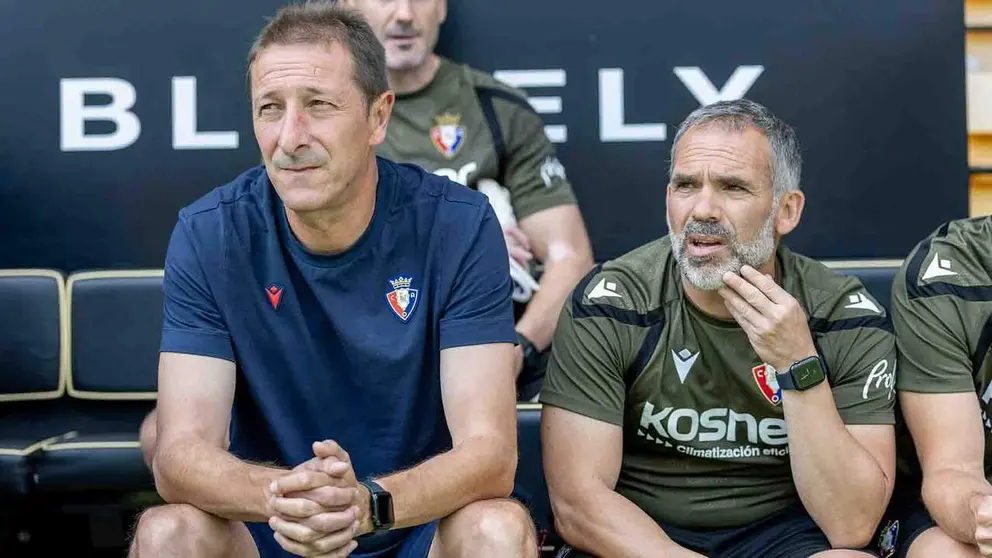 Luis Miguel Ramis, durante el partido de Osasuna ante el Norwich City. CA OSASUNA