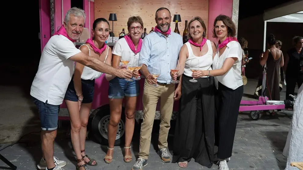 Brindis en Eslava. CEDIDA