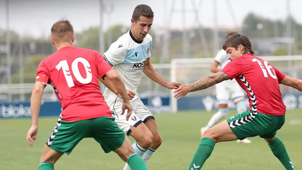 Partido entre Osasuna y el Arenas Club. C.A. OSASUNA