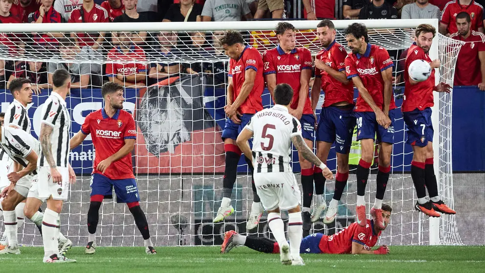 Partido de La Liga EA Sports entre CA Osasuna y Levante UD disputado en el estadio de El Sadar en Pamplona. I&Ntilde;IGO ALZUGARAY