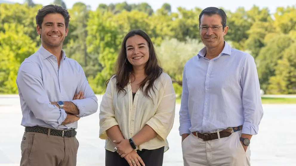 Aurken Sierra, Clara Gonz&aacute;lez-Tosat y Jordi Rodr&iacute;guez-Virgili, profesores de la Facultad de Comunicaci&oacute;n. UNIVERSIDAD DE NAVARRA