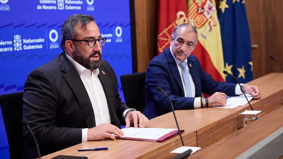 Rueda de prensa para informar de los asuntos tratados en la sesi&oacute;n de Gobierno de Navarra. Javier Rem&iacute;rez y &Oacute;scar Chivite. NAVARRA.COM