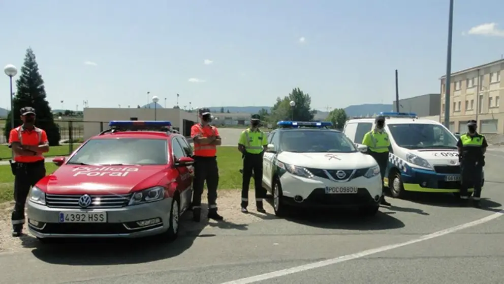 Imagen de archivo de patrullas de Polic&iacute;a Foral, Guardia Civil y Polic&iacute;a Municipal de Pamplona. CEDIDA