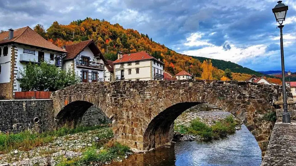 Una bonita vista de Ochagav&iacute;a, en Navarra.