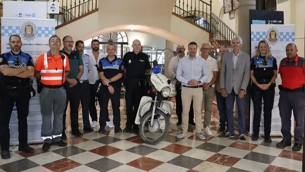 Imauguraci&oacute;n de la exposici&oacute;n sobre la Polic&iacute;a local de Tudela. AYUNTAMIENTO DE TUDELA