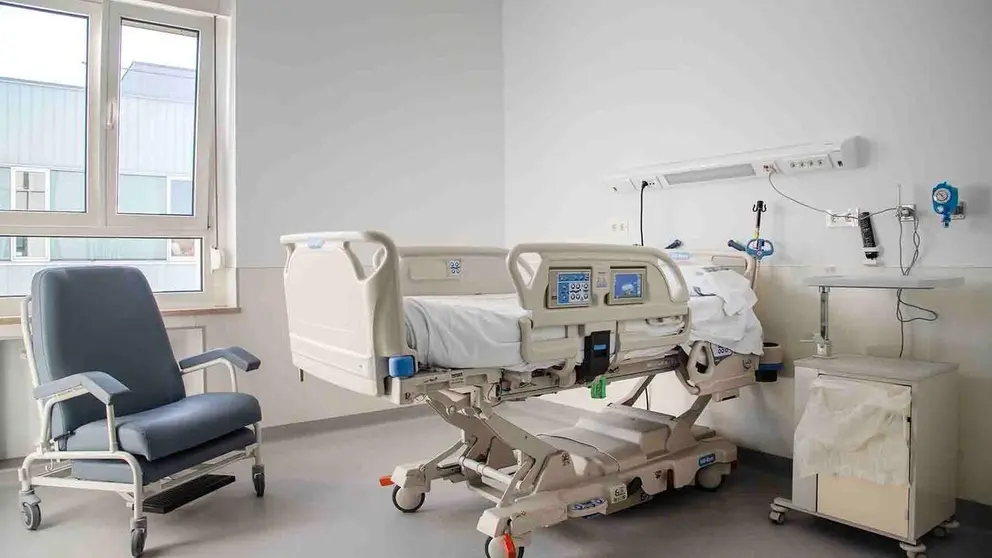 El Hospital Universitario de Navarra moderniza otra de sus plantas y climatiza sus 17 habitaciones.