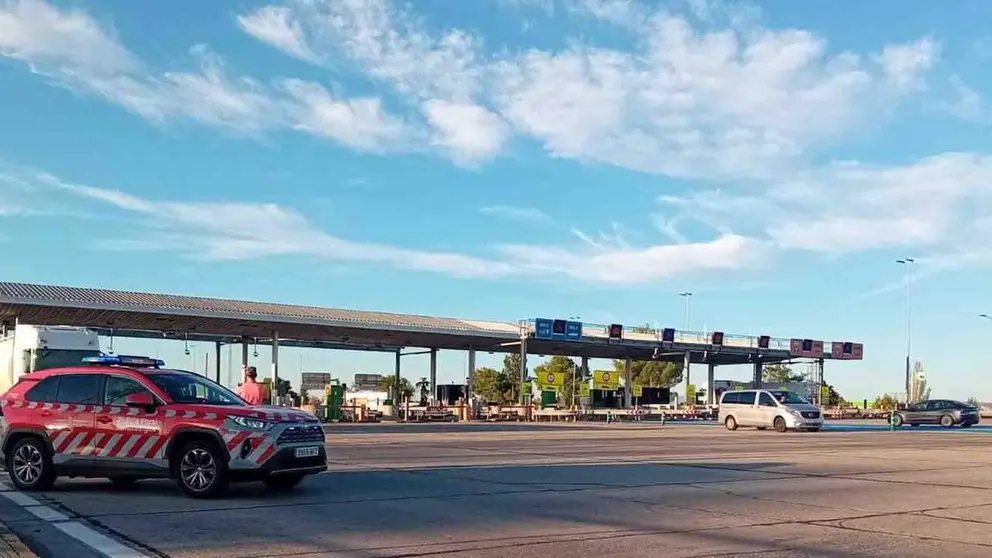Control de la Polic&iacute;a Foral en el AP-15 de Navarra.