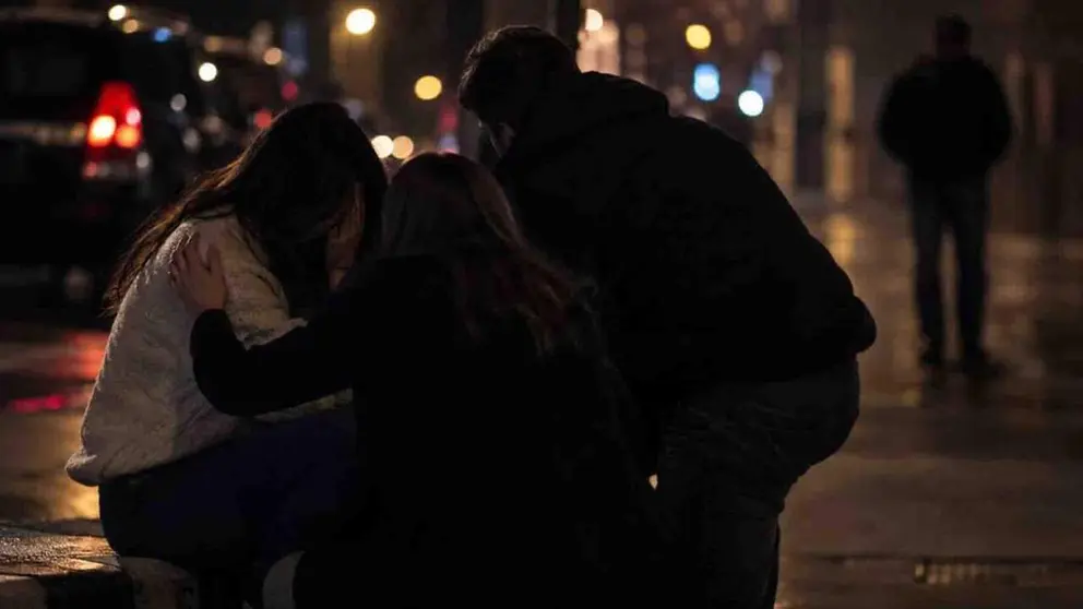 Atenci&oacute;n en la calle a un mujer que ha sufrido violencia.