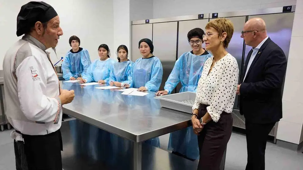 La Presidenta de Navarra, Mar&iacute;a Chivite, y el consejero de Educaci&oacute;n, Carlos Gimeno, visitan las mejoras realizadas en las instalaciones del Centro Integrado Polit&eacute;cnico San Juan en Tudela. GOBIERNO DE NAVARRA