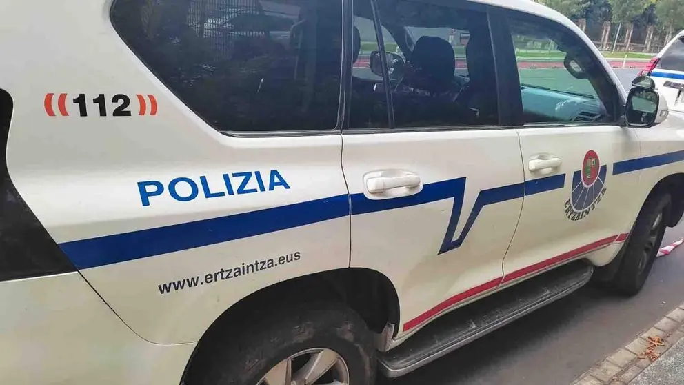 Veh&iacute;culo de la Ertzaintza.