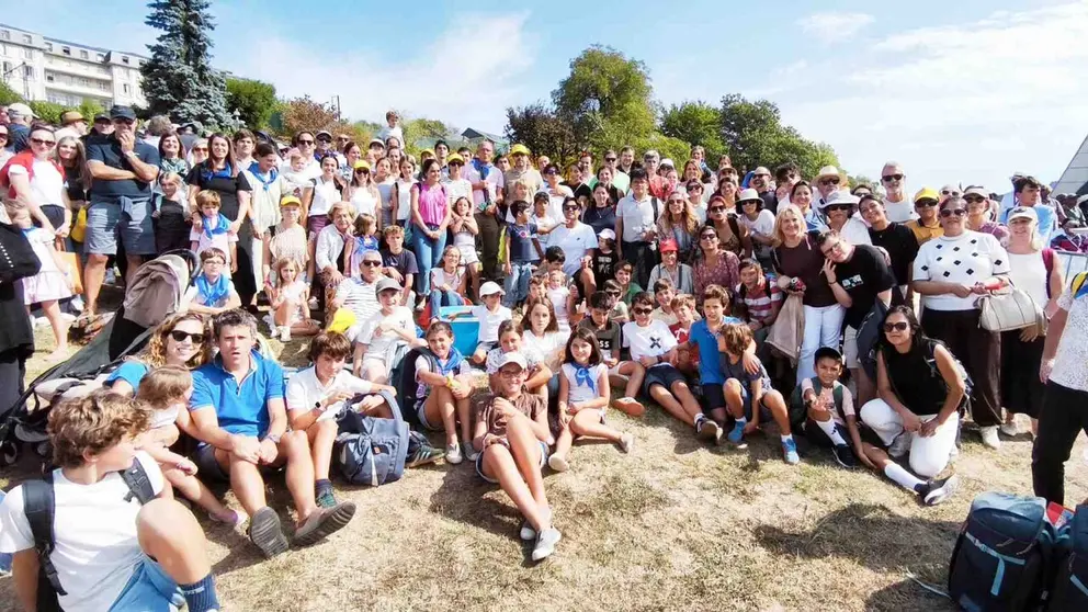 Padres y alumnos del colegio Irabia-Izaga en la visita del papa Le&oacute;n XIV a Lourdes. CEDIDA