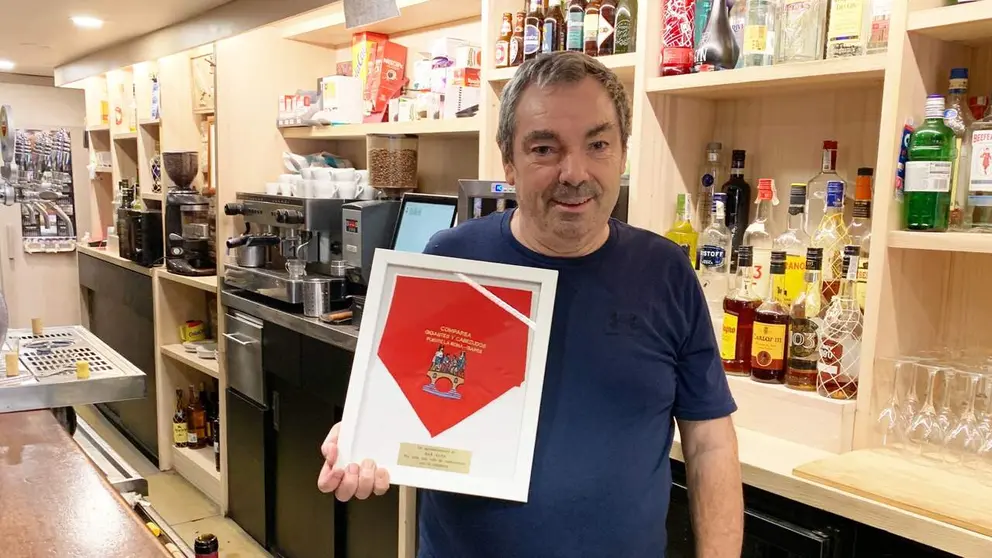 Javier Ayerra en el bar Aloa de Puente la Reina. Navarra.com