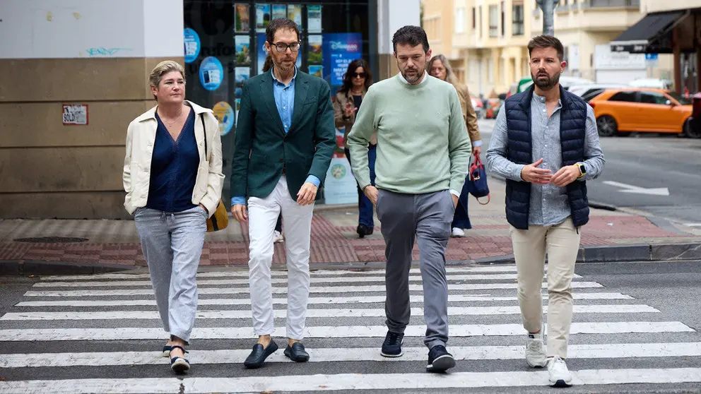 El presidente de la gestora del PP de Navarra, Sergio Sayas, atiende a los medios antes de presidir la primera reuni&oacute;n de la Junta Gestora. I&Ntilde;IGO ALZUGARAY
