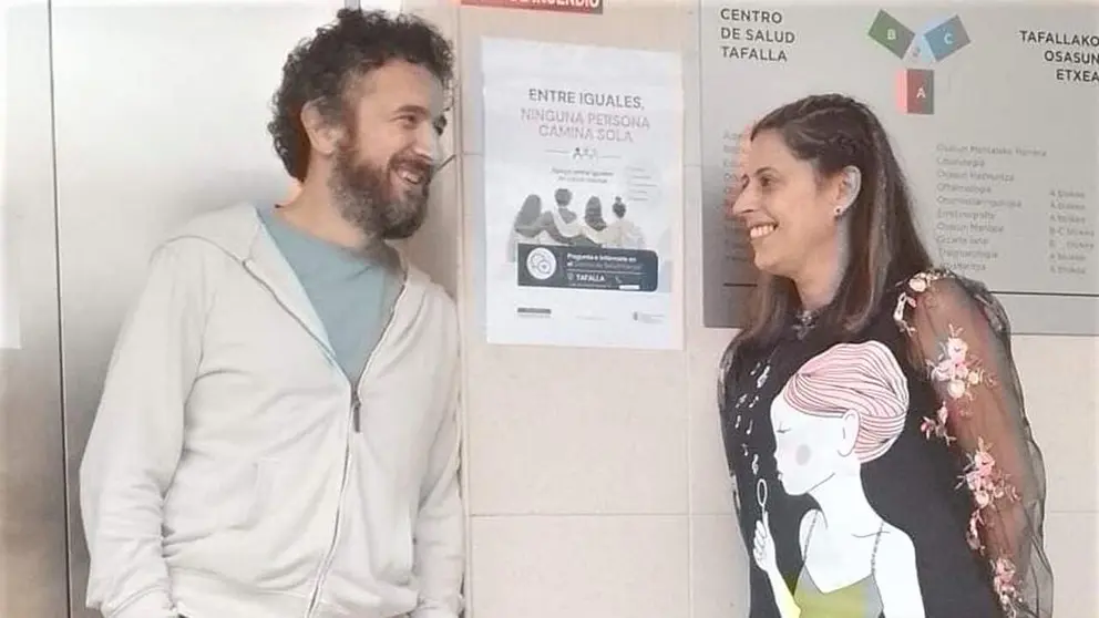Una agente de apoyo entre iguales y un profesional de la psicolog&iacute;a, en el Centro de Salud Mental de Tafalla. GOBIERNO DE NAVARRA
