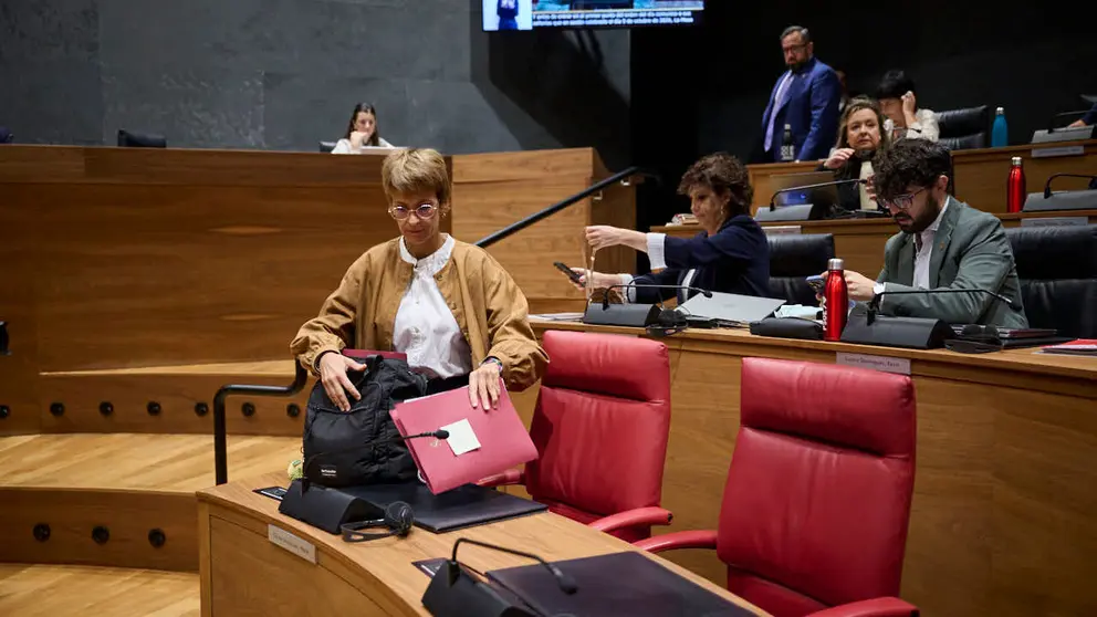 Mar&iacute;a Chivite, presidenta del Gobierno de Navarra, durante el pleno del Parlamento de Navarra. PABLO LASAOSA