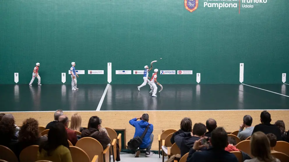 Partido de remonte en el front&oacute;n Labrit. AYUNTAMIENTO DE PAMPLONA