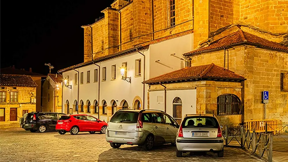La est&eacute;tica de las luminarias se integra de manera arm&oacute;nica con el conjunto arquitect&oacute;nico, respetando el car&aacute;cter hist&oacute;rico del entorno. ATP ILUMINACI&Oacute;N