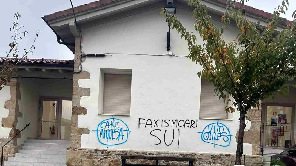 Amenazas al colaborador de OKDIARIO Cake Minuesa en un edificio de Arbizu (Navara)r.