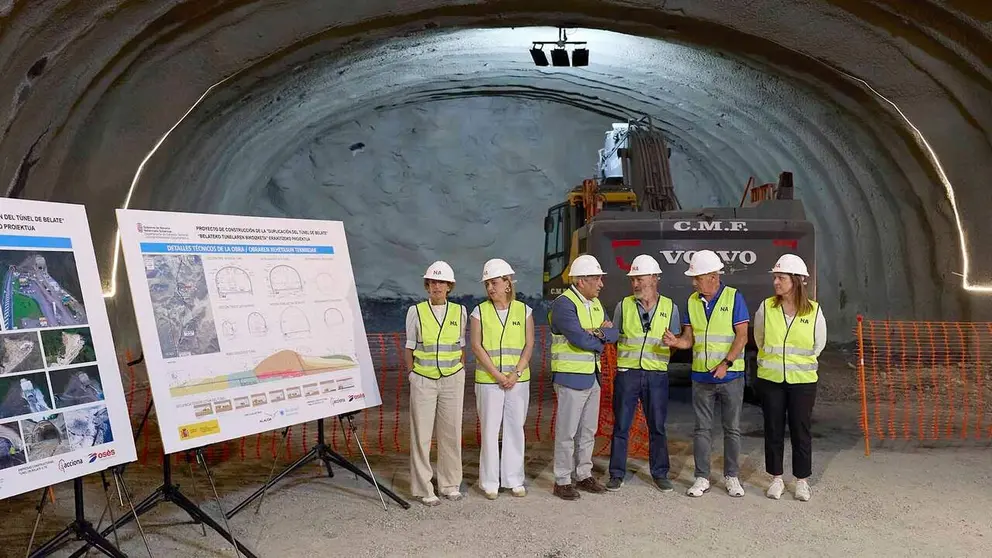 Visita del Gobierno foral a las obras de los t&uacute;neles de Velate.