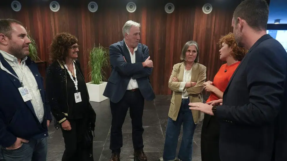 El alcalde de Pamplona, Joseba Asiron, ha dado inicio este viernes a los encuentros 'Liderar los pueblos - Locals Take the Lead'. EH BILDU