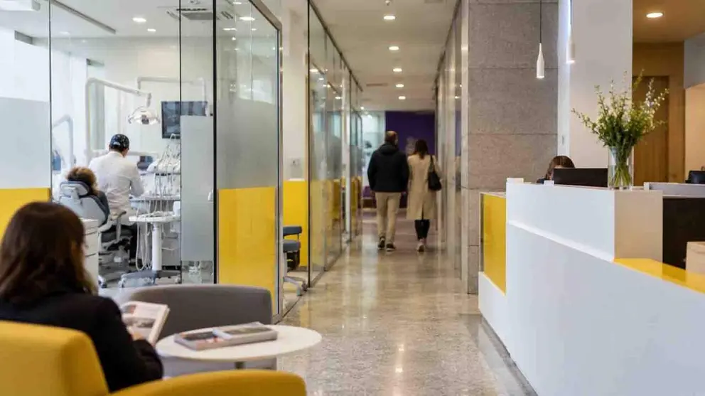 Vista de una cl&iacute;nica dental.