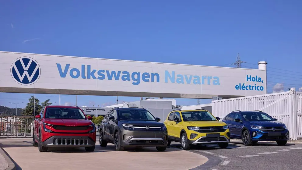 Coches a la entrada de Volkswagen Navarra. CEDIDA