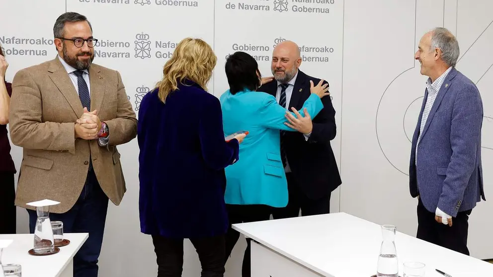 Im&aacute;genes del acuerdo presupuestario del Gobierno de Navarra con EH Bildu para los presupuestos de 2027. EFE