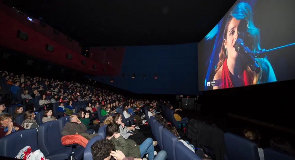 GALERÍA: Pamplona aúpa a Amaia Romero en la proyección en pantalla grande de la final de OT