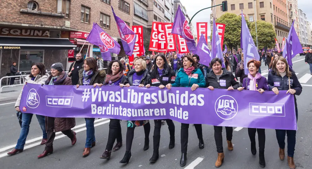 GALERÍA: Miles de personas se vuelcan en Pamplona con el Día de la Mujer en varias manifestaciones por el centro de la capital